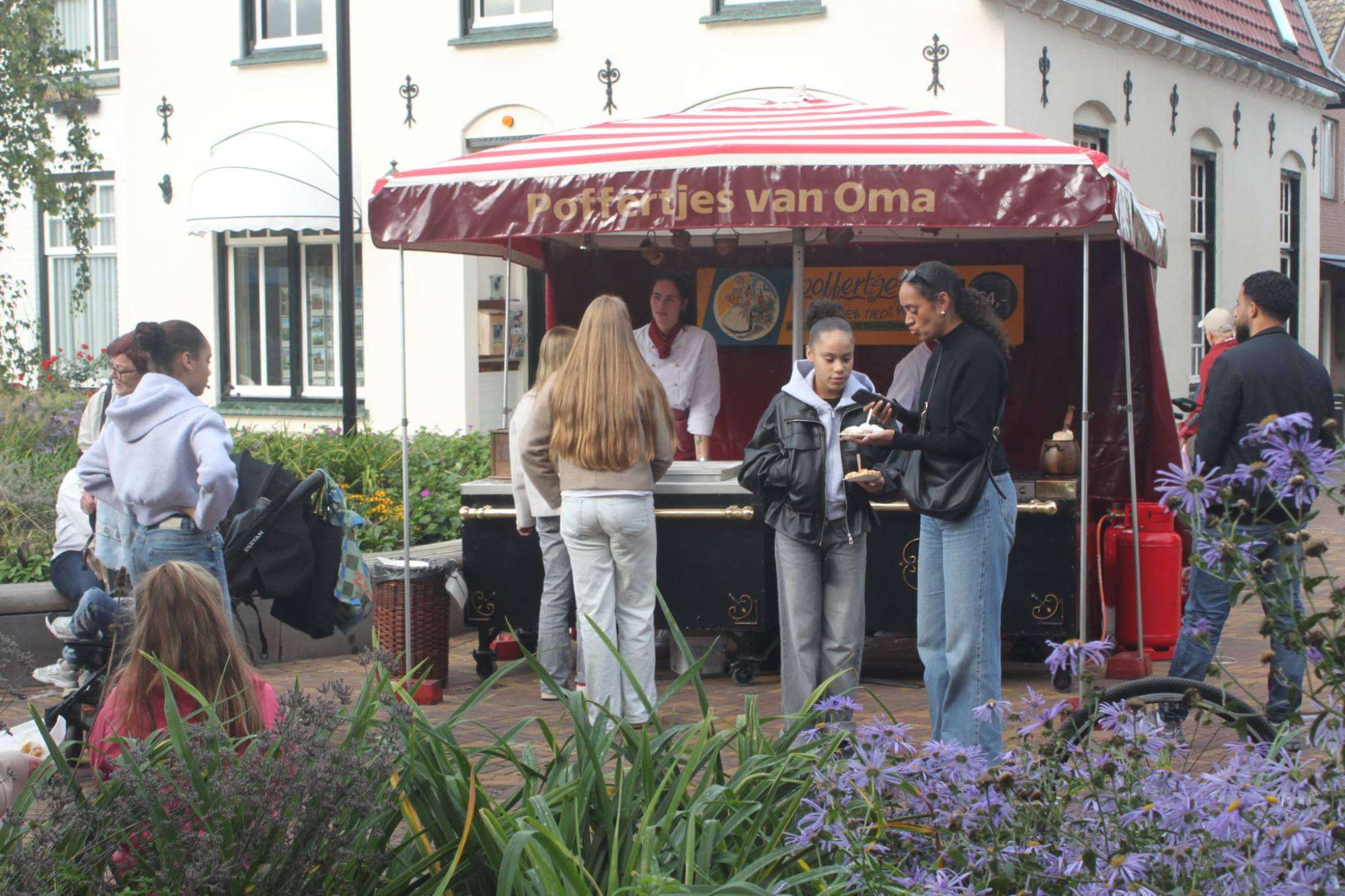 Van lekke band tot uitverkochte mopkoeken: Ossenmarkt brengt Putten weer samen