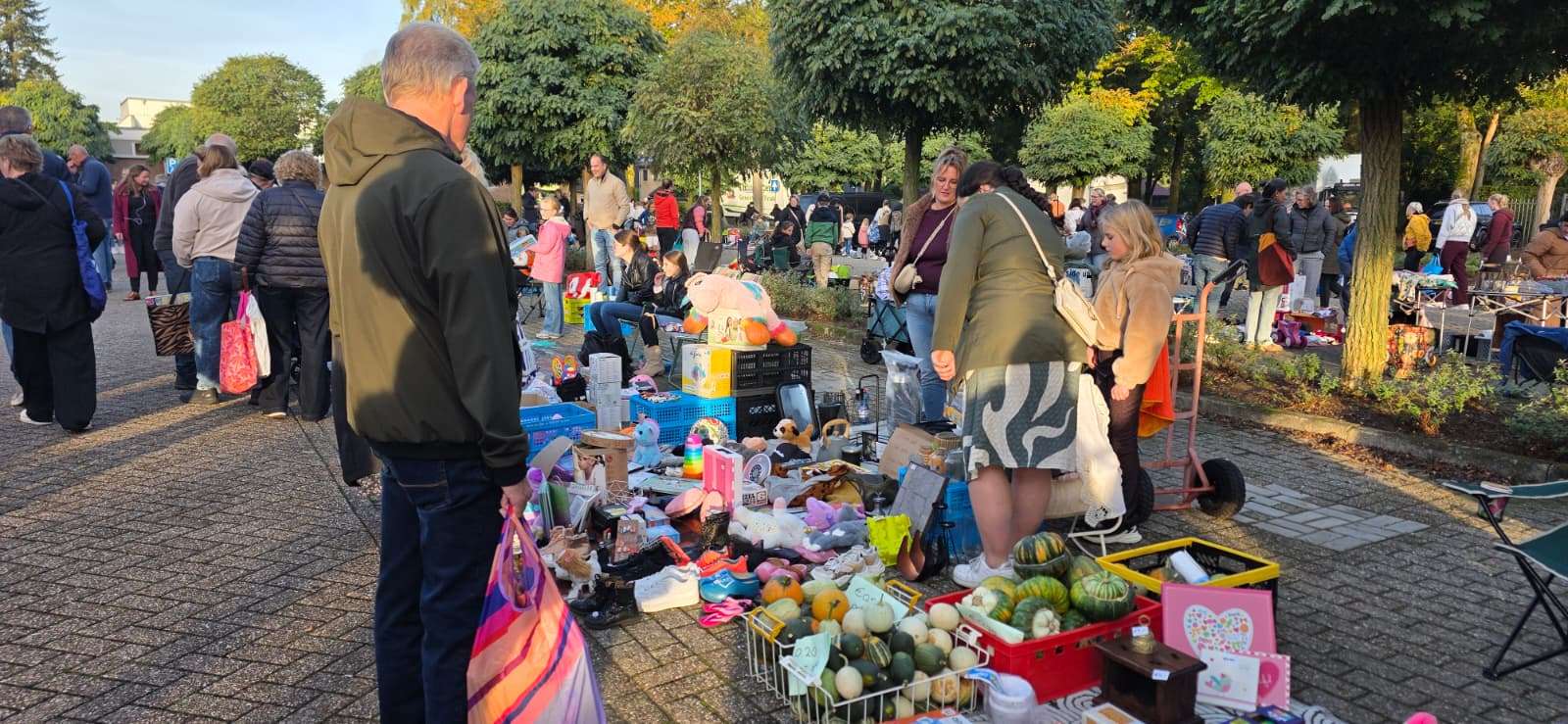 Van lekke band tot uitverkochte mopkoeken: Ossenmarkt brengt Putten weer samen